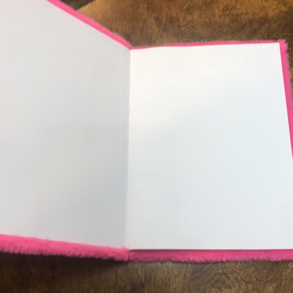 Fuzzy‎ Pink notebook/Sketchbook - Picture 3 of 9